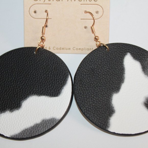 Black & white Cow print Western Earrings - Picture 2 of 3